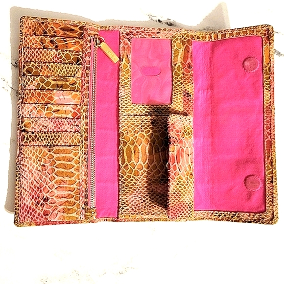 HOBO The Original Embossed Snakeskin Pattern & Floral Design Leather Wallet - Picture 5 of 11